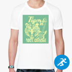 Мужская спортивная футболка