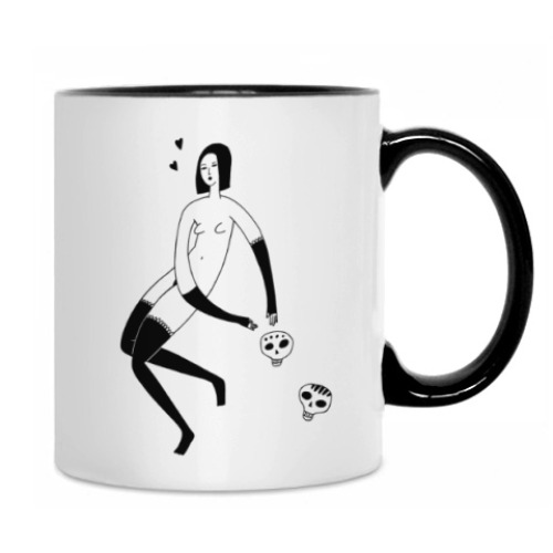 Кружка девушка и два черепа