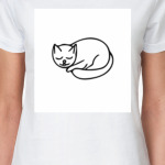 милый котенок спит