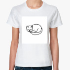 милый котенок спит