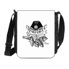 Кошка в пилотке с ножом