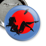 Ведьма на фоне луны