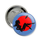 Ведьма на фоне луны