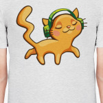 Рыжий кот меломан в наушниках