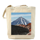 Вулканы, летний пейзаж полуострова Камчатка