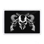 'Череп и револьверы'