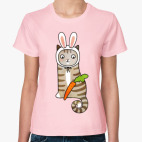 Кот веган в шапке с заячьими ушами