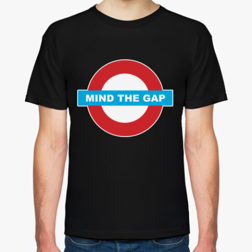 Футболка с принтом  Mind the Gap