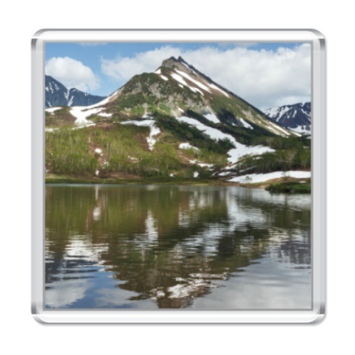Магнит Полуостров Камчатка, горы, горное озеро, отражение