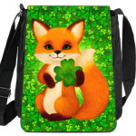 Пушистый лисенок с клевером