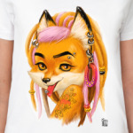 Неформальная лиса с пирсингом дредами и тату