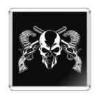 'Череп и револьверы'