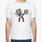 Шаман с бубном проводит обряд изгнания кризиса