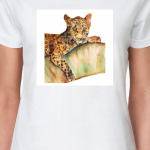 Тигренок на дереве