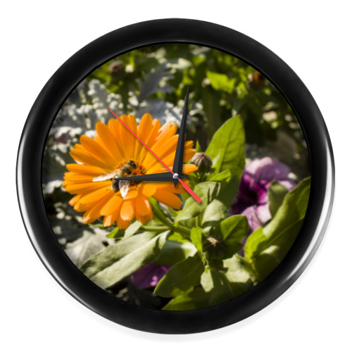 Настенные часы Пчела на цветке