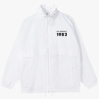 Ветровка с капюшоном