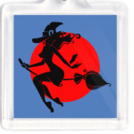 Ведьма на фоне луны