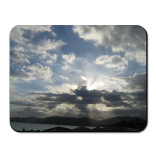 Коврик для мыши с принтом Облака над морем