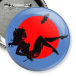 Ведьма на фоне луны