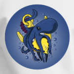 Морское чудовище осьминог обвивший якорь под водой