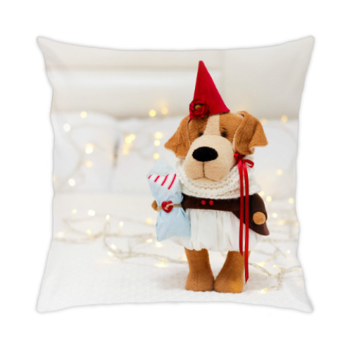 Подушка с принтом Новогодняя собачка