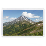 Пейзаж полуострова Камчатка: лето, вулкан и горы