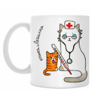 Кошка врач и котенок на приёме